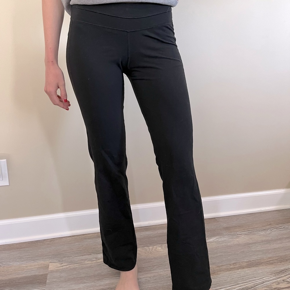 Black yoga pants